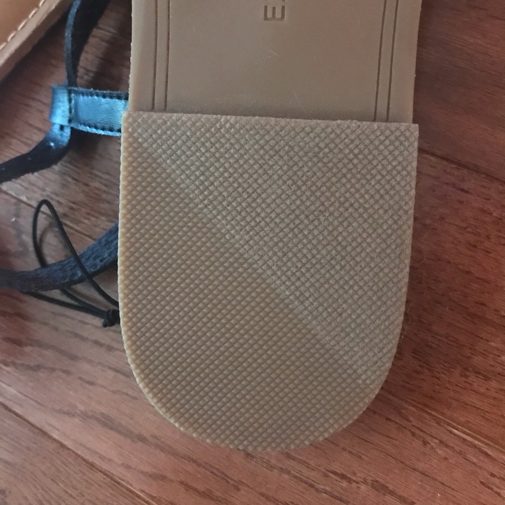 Express Sandals 🖤 - Picture 15 of 16